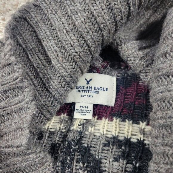 American Eagle Sweater Womens Medium Multicolor Aztec Cardigan Knit - Picture 2 of 8